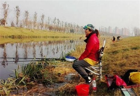 冬季釣鯽魚經常出沒的釣點釣位分析