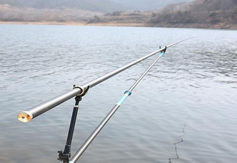 立冬后還未結冰魚兒藏深水，如何釣到大鯽魚