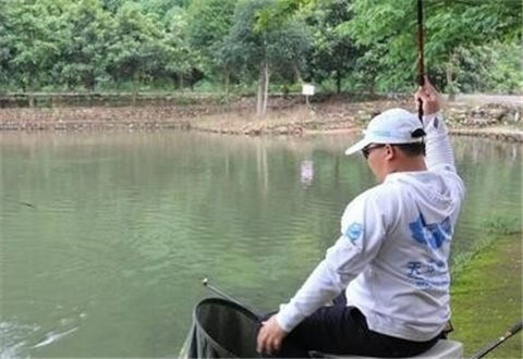釣魚新手使用硬竿如何避免斷竿切線？