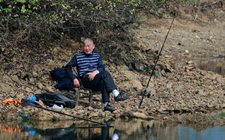 老年人釣魚應該注意的問題