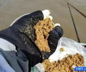 打窩，是打的集中好還是分散好？
