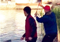《垂釣對象魚視頻》男子細鉤細線搏大物