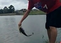 《釣友原創釣魚視頻》不用魚鉤用手指