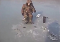 《釣友原創釣魚視頻》 牛人冰釣漁獲頗豐
