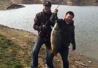 《釣友原創釣魚視頻》釣友路亞正口大鯉魚