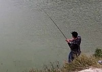 《釣友原創釣魚視頻》路亞發燒友南粵釣團鳡魚出水記