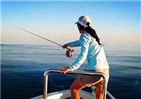 《海釣視頻》 美女海面飛蠅釣擒獲超大金槍魚