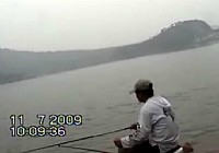 《水庫釣魚視頻》釣友水庫釣魚