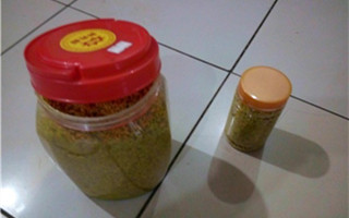 釣友分享自制牛B鯽窩料過程