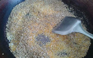 釣魚窩米的制作小訣竅