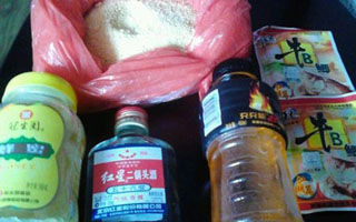 自制野釣鯽魚維生素酒米窩料配方