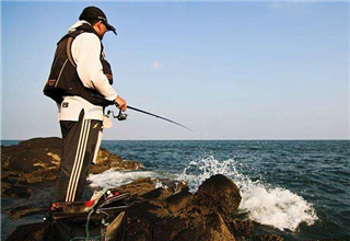 磯釣的釣底、釣浮和手竿釣法