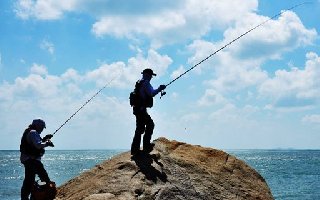 海釣礁石區域磯釣的垂釣技巧解析