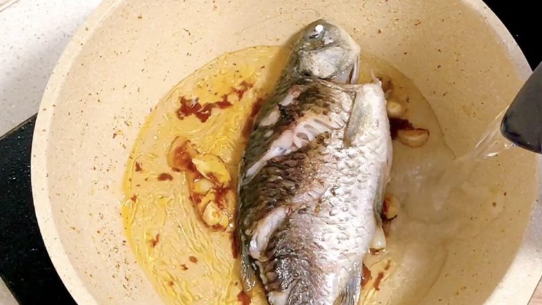 秋天野釣鯽魚，真正魚情變好至少需要等到深秋