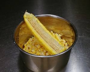自制玉米釣草魚_自制玉米餌料草魚方法視頻_草魚玉米餌料自制方法