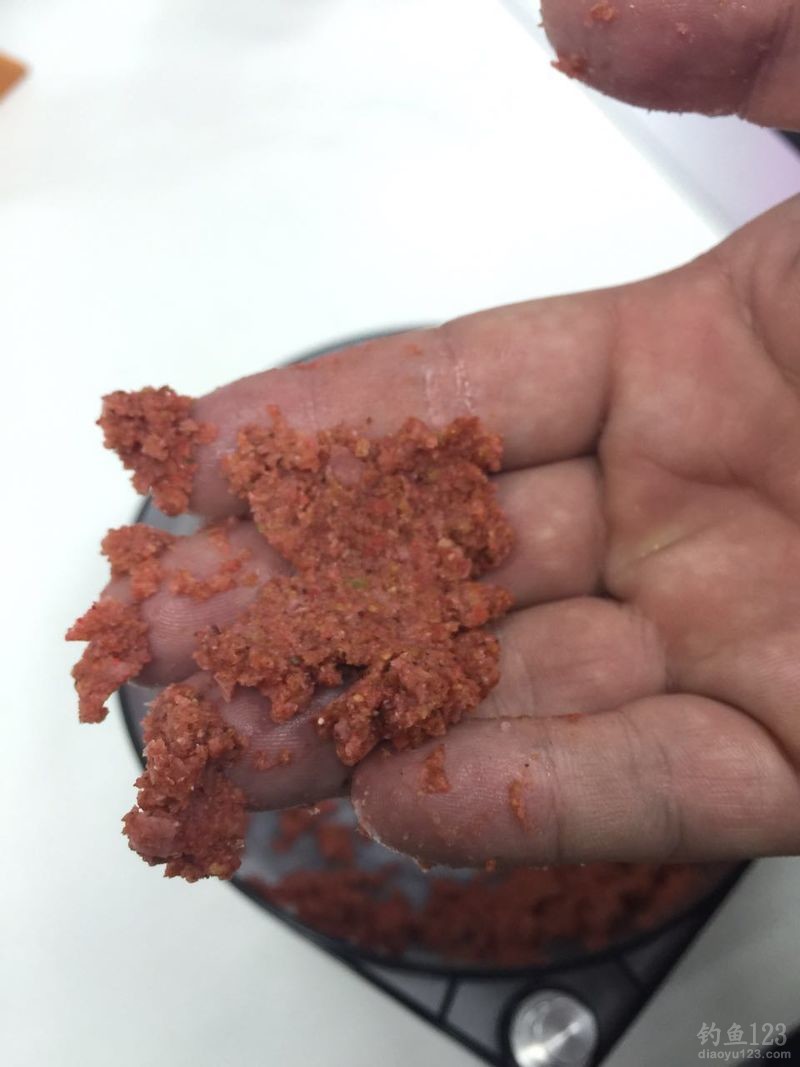 秋冬季釣鯽魚餌料配方圖_秋冬釣鯽魚用什么窩料好_秋冬釣鯽魚餌料搭配