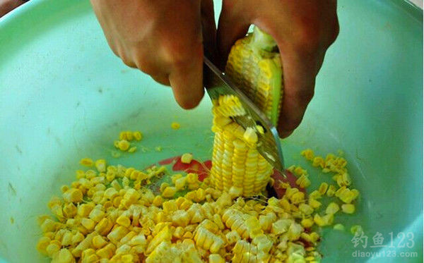 垂釣打窩船_釣魚打窩船_船釣打窩技巧