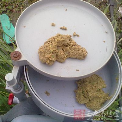 黑坑草魚餌料配方_黑坑草魚窩料餌料最佳配法_黑坑草魚窩料