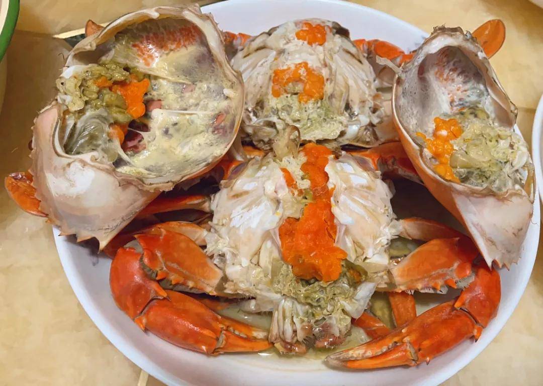 九月要吃雌蟹，非深秋不可，但大閘蟹要如何挑選？