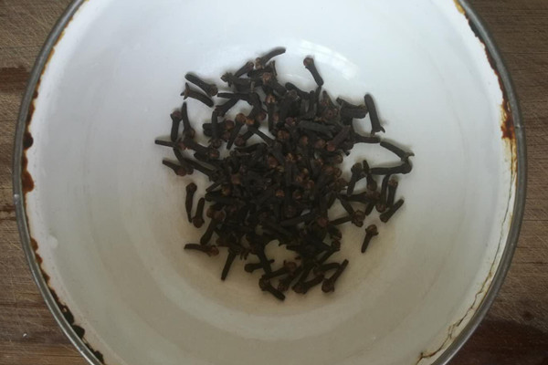 河流鯉魚用什么餌料_河里野釣鯉魚餌料配方_河流野釣鯉魚餌料配方