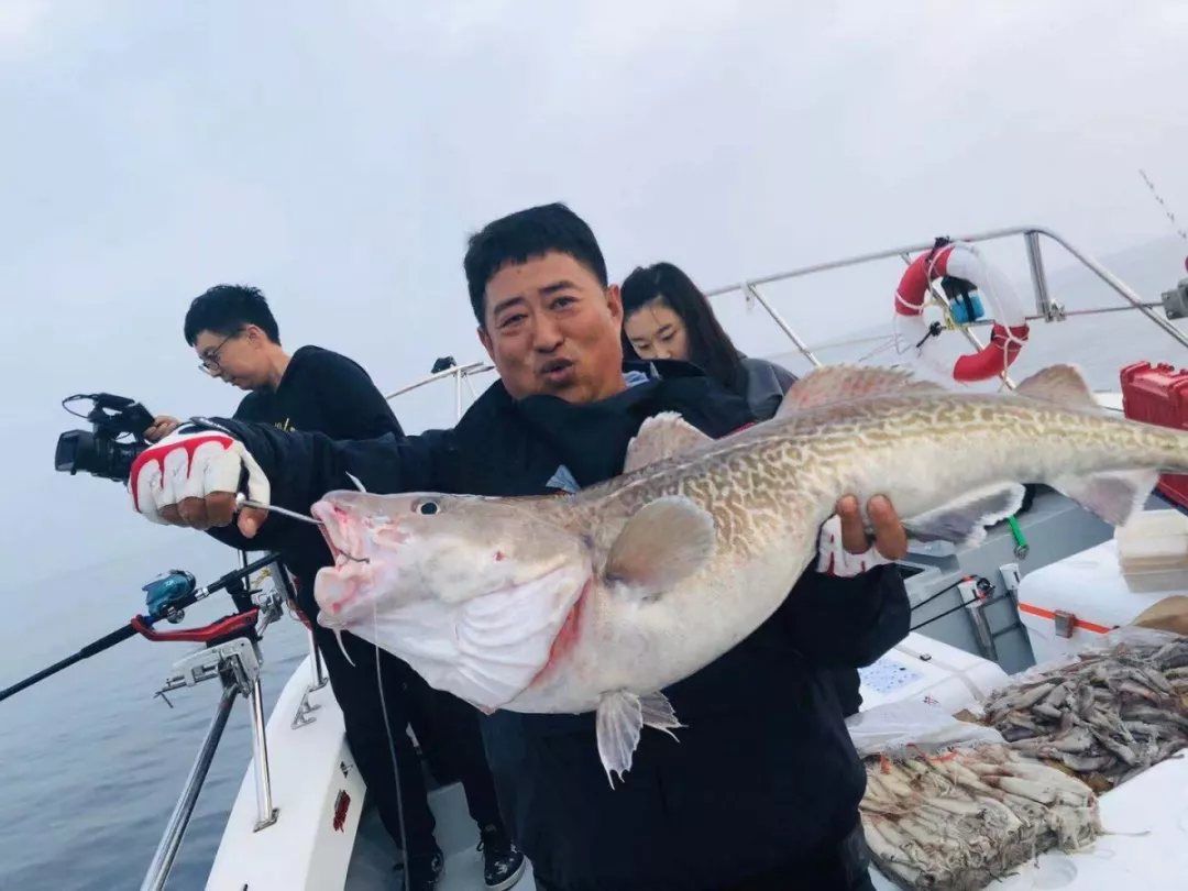 海釣大魚視頻路亞_海釣路亞視頻大全集_大海路亞教學視頻1