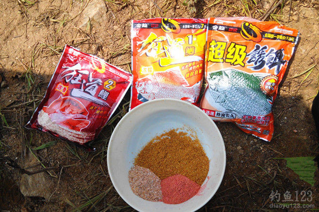 黑坑釣鯉魚餌料配方_釣鯉魚配方餌料黑坑怎么配_釣黑坑最新的鯉魚餌料配方