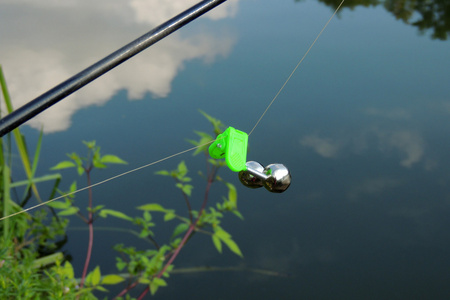 鯽魚浮漂_鯽魚浮漂吃鉛多少合適_鯽魚浮漂哪個品牌好