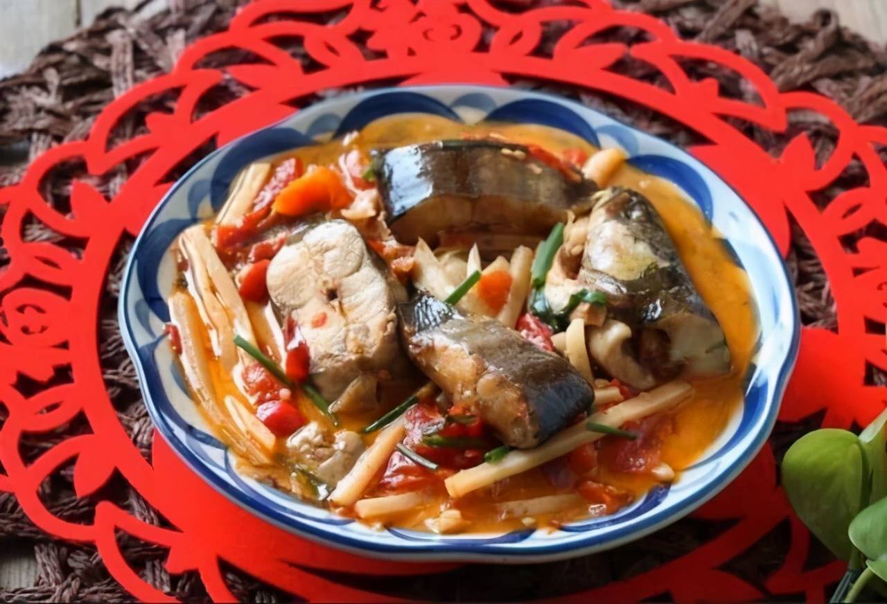 鮰魚圖片_鮰魚是淡水魚還是海水魚_鮰魚