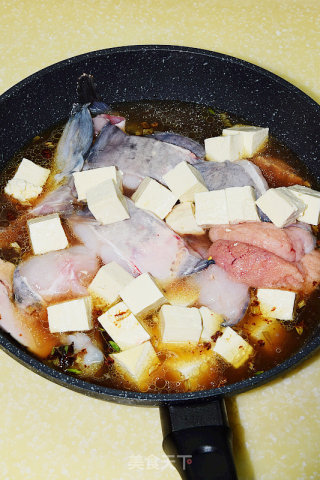 豆腐草魚燉豆腐的做法，營養價值及功效與作用