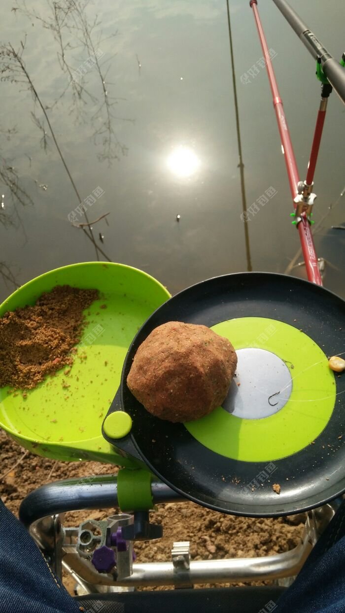 陰天釣魚_釣魚陰天釣深還是釣淺_釣魚陰天看不清漂用什么眼鏡