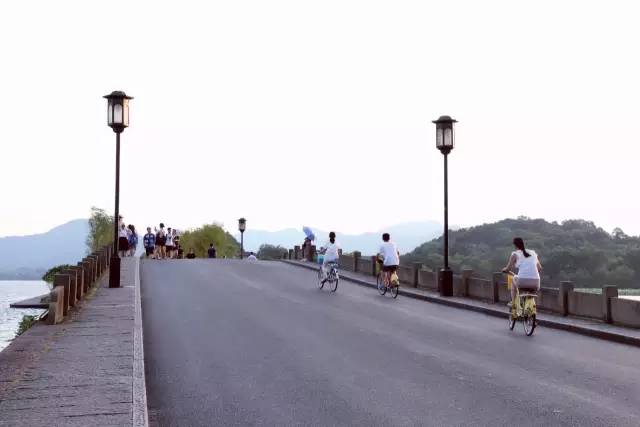 三墩鎮燈彩街_古墩路燈彩街_燈彩街屬于什么街道