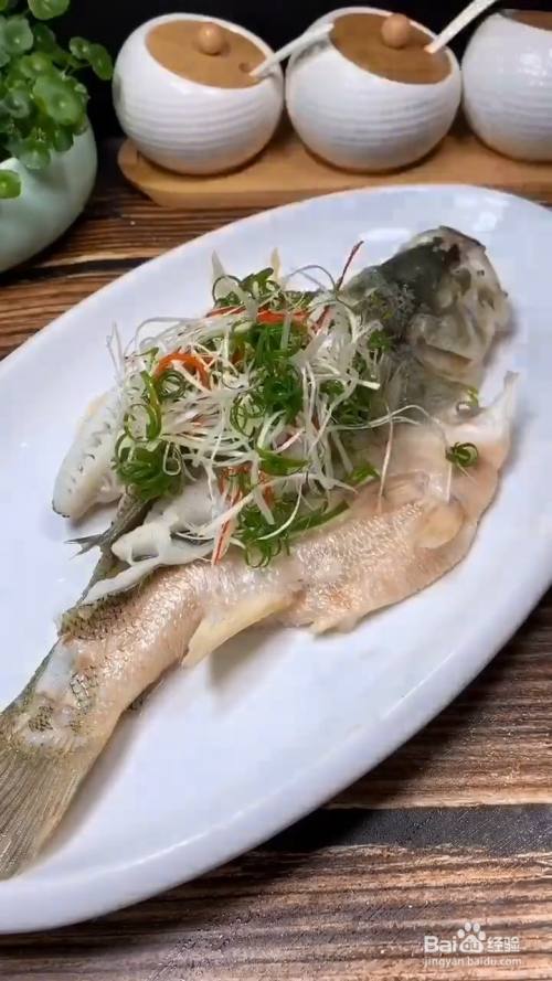 鱸魚做方法_鱸魚做法_盧魚花刀清蒸做法鱸魚