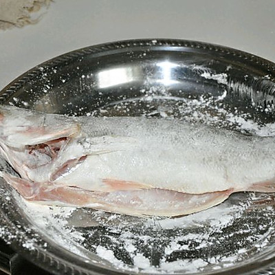 鱸魚做法_做法鱸魚的做法_鱸魚做方法