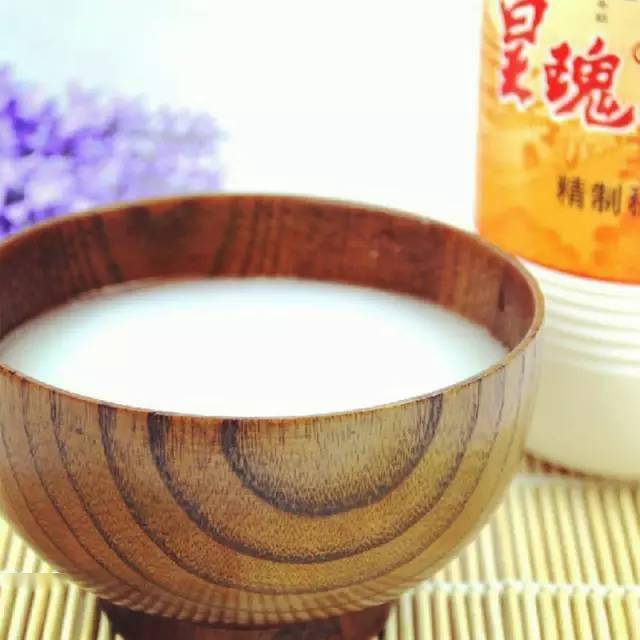 釣鯽魚的餌料配方 八月桂花遍地開，鮮紅的旗幟豎起來，多么熟悉的歌曲啊！