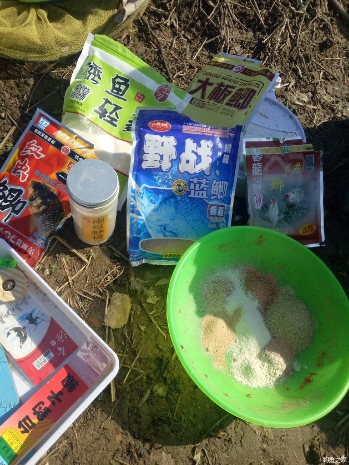 釣鯽魚深秋用什么飲料最好_深秋釣鯽魚_深秋釣大鯽魚