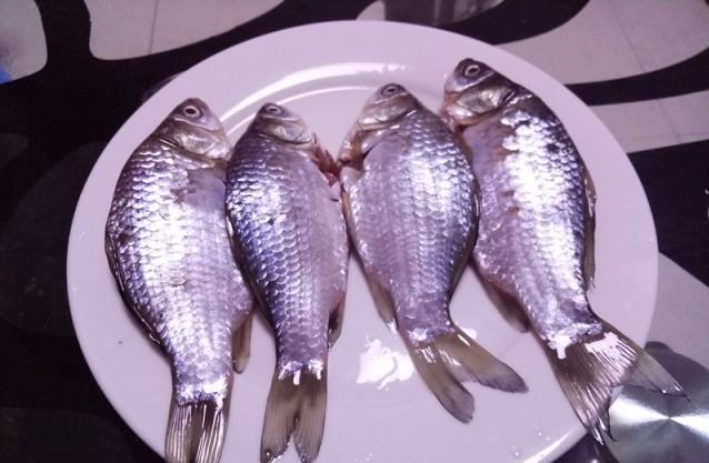 三花五羅十八子七十二雜魚_魚雜魚子怎么做好吃_魚雜蘿卜的做法竅門