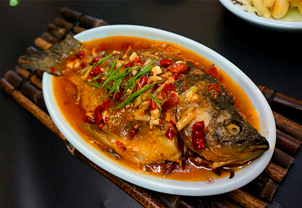 鯽魚湯怎么燉好喝又營養？鯽魚的做法大全