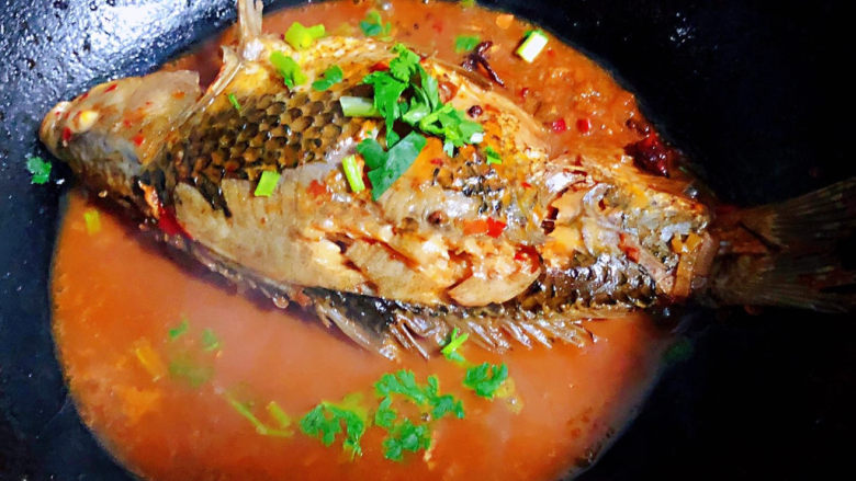 鯽魚湯_鯽魚湯的營養價值及功效_鯽魚湯的功效與作用