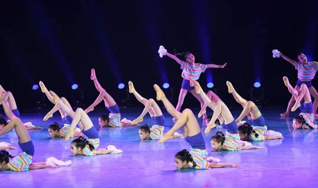 七彩霓虹的意思_七彩霓虹_七彩霓虹燈