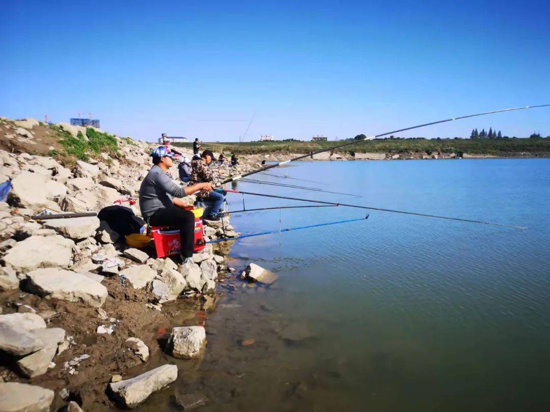 釣魚春季幾點去比較好_釣魚春季釣深還是釣淺_春季釣魚