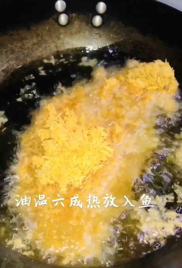 錦鯉魚缸用鹽比例_錦鯉魚缸加鹽比例_錦鯉缸加鹽后多久換水