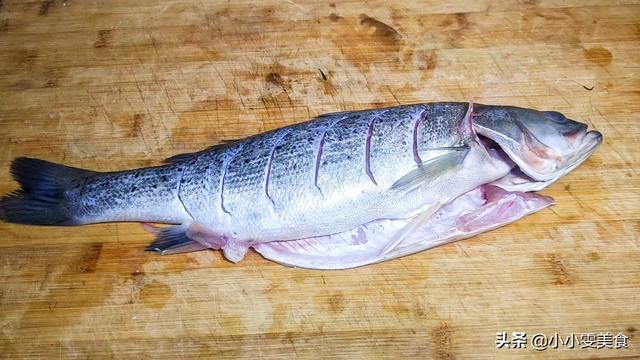 豆腐鯽魚湯怎么做好喝又營養_鯽魚豆腐湯的做法大全_豆腐鯽魚湯怎么做呢