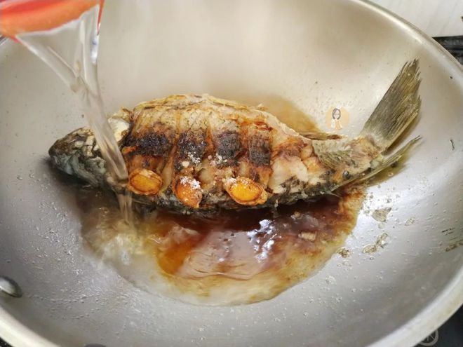 釣配方鯽魚餌料秋天能用嗎_秋釣鯽魚餌料配方_秋釣鯽魚用什么窩料最好