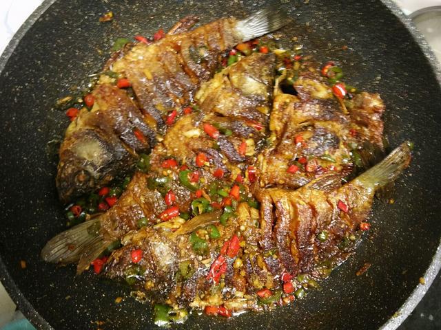 鯉魚的做湯方法_鯉魚湯的家常做法大全_鯉魚湯的家常做法