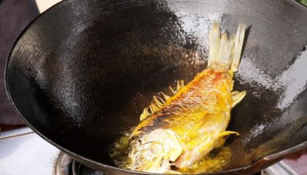 鯉魚的做湯方法_鯉魚湯的家常做法_鯉魚湯的家常做法大全