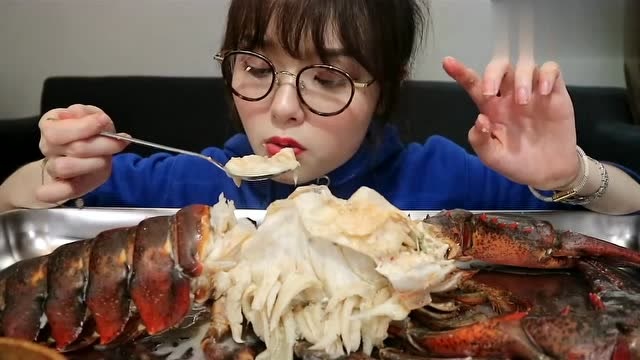 龍蝦食物吃什么_龍蝦到底吃什么食物_龍蝦吃什么食物