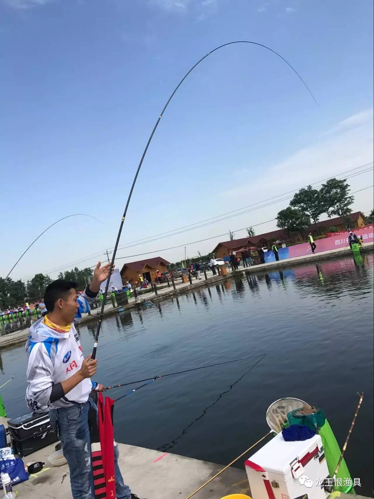 鄧剛釣魚視頻網友拍攝_釣魚大神鄧剛_釣魚大師鄧剛