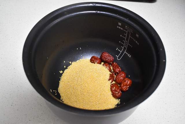 自制草魚餌料韭菜_自制韭菜餌料草魚能吃嗎_自制韭菜餌料草魚怎么做