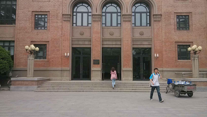 清華大學正門_清華正門是哪一個_清華正門圖片大全