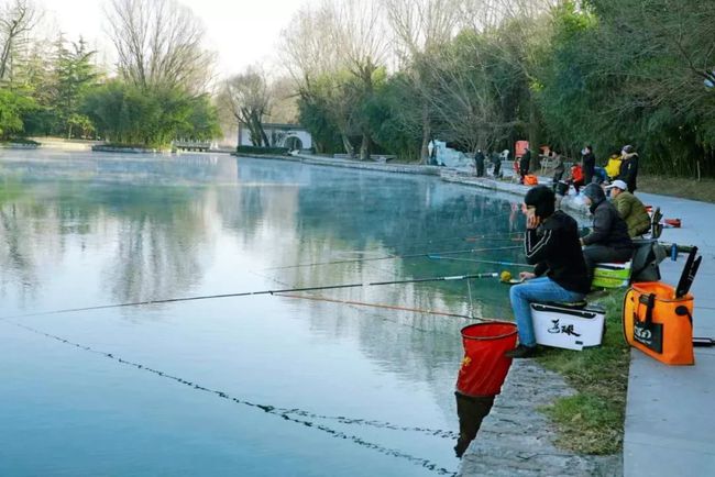 豐收水庫釣魚_酷暑夏日探釣白瀝島密境山洞豐收石斑魚_豐收湖公園釣魚